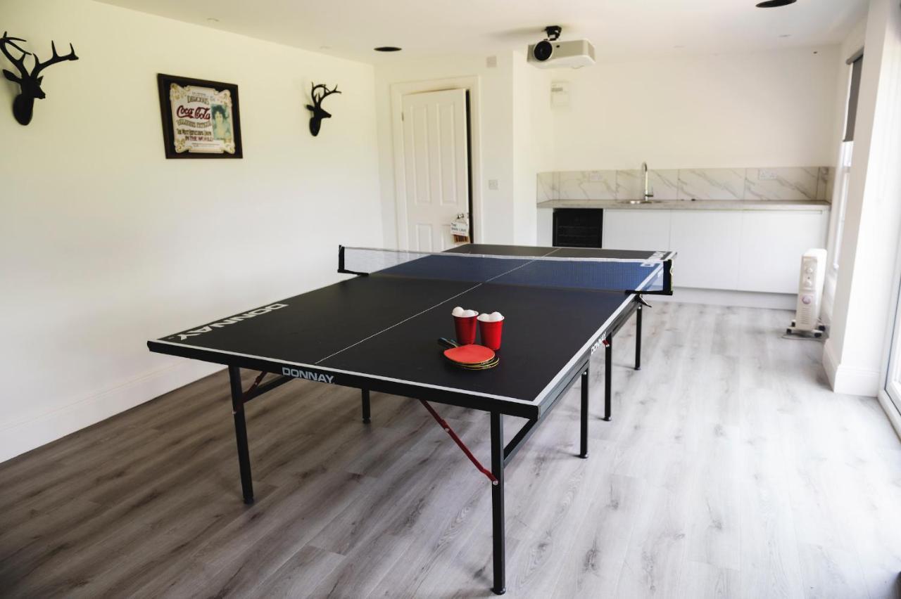Three Legged Cross Large Country House - Hot Tub - Pool Table - Bbq - 5 Bedrooms - Log Burner מראה חיצוני תמונה